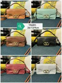 Picture of Valentino Handbags _SKUfw170487696fw